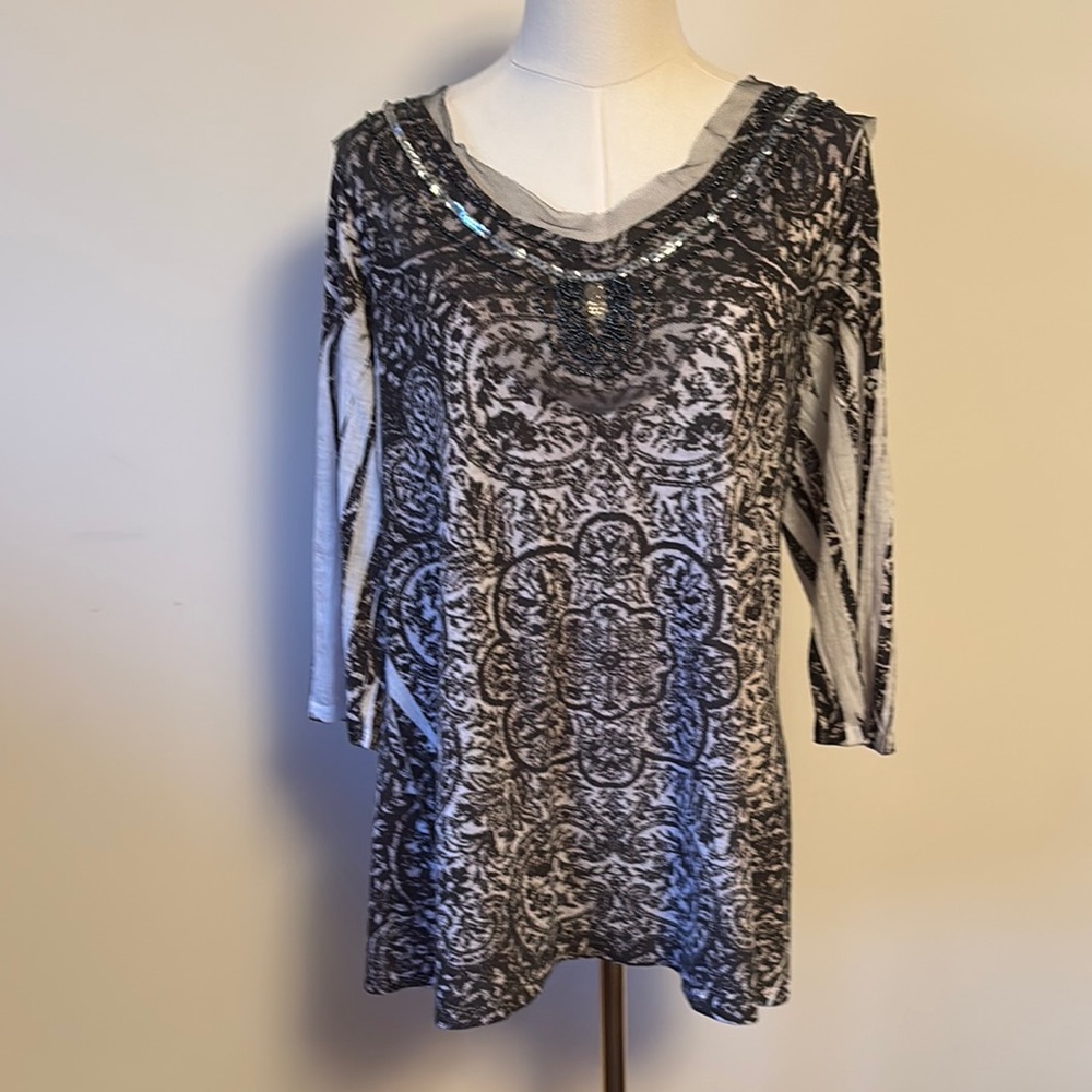 Only Black and White Graphic Blouse with 3/4 Sleeves